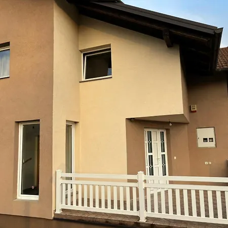 M Rustic & * Slatina Varos