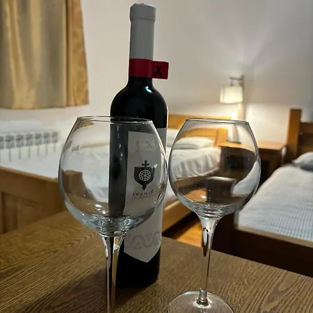 M Rustic & Slatina Varos